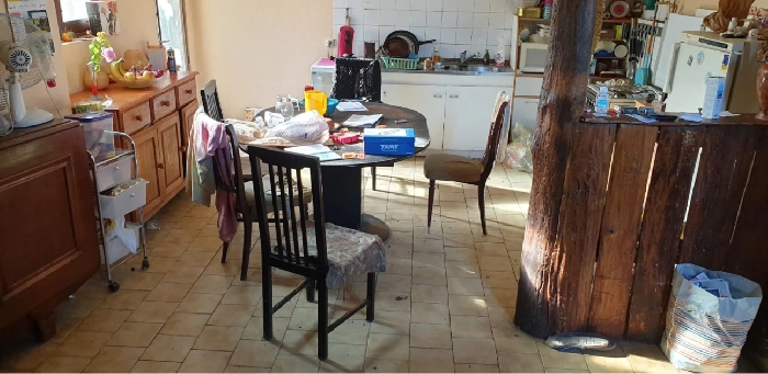 Cuisine avant rénovation complète et nouvel agencement à Vira, Ariège