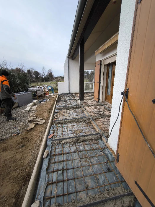Ferraillage de la nouvelle dalle béton pour terrasse — Les Cresses, Villespy, dans l'Aude