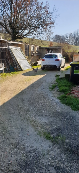 Cour avant travaux d'aménagement extérieur à Villebrumier dans le Tarn-et-Garonne